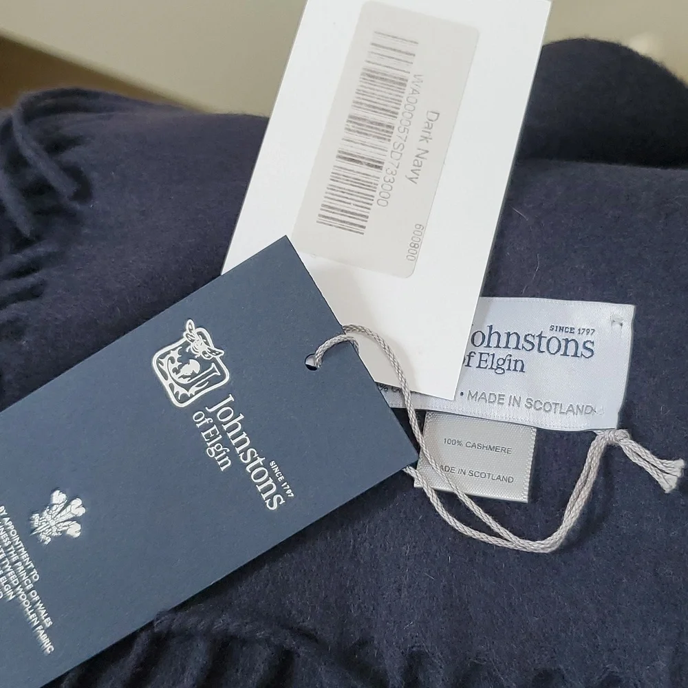 NWT Men's Johnston's of Elgin Large Cashmere Scarf in Navy